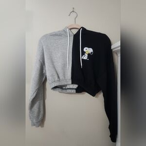 Snoppy cropped sweater